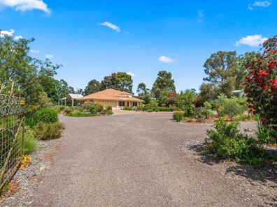 6 Rhodes Place, Jarrahdale WA 6124