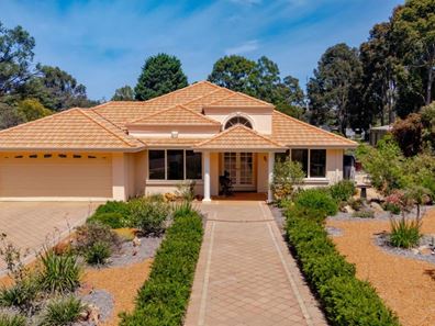6 Rhodes Place, Jarrahdale WA 6124