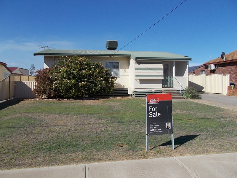 31 Crowther Street, Beachlands WA 6530