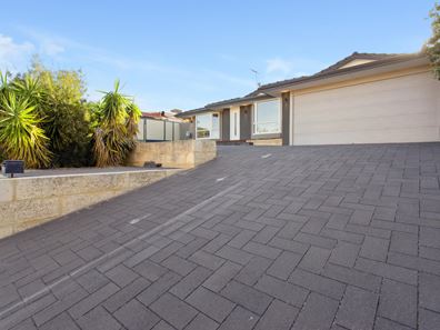 67 Windlass Avenue, Ocean Reef WA 6027