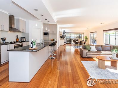 52 Macquarie Boulevard, Hammond Park WA 6164
