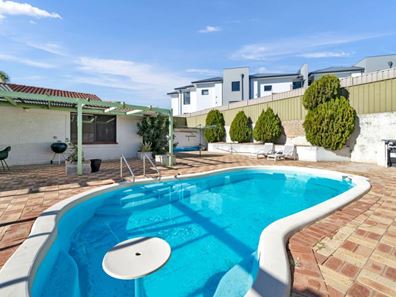 15 Moorpark Avenue, Yanchep WA 6035
