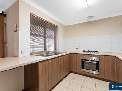 2/6 Adams Court, Kelmscott WA 6111
