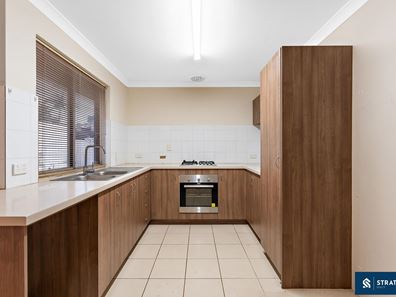 2/6 Adams Court, Kelmscott WA 6111