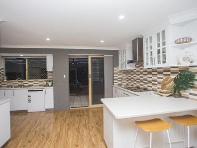 70 Wallangarra Drive, Bedfordale WA 6112