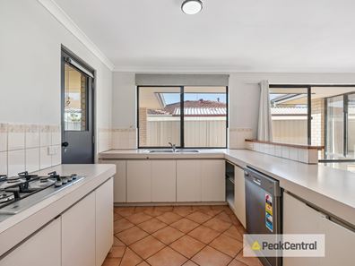 9 Flores Place, Waikiki WA 6169