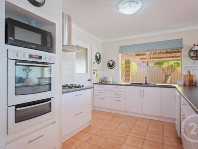 45 Lusitano Avenue, Eaton WA 6232