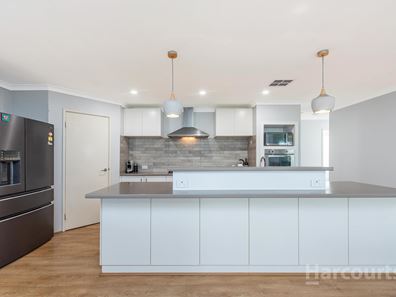 35 Camden Way, Meadow Springs WA 6210