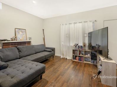 25 Diosma Street, Rangeway WA 6530