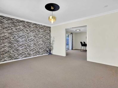 14 Waratah Drive, Camillo WA 6111