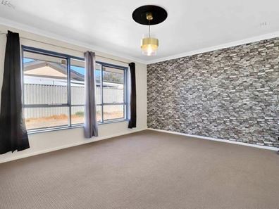 14 Waratah Drive, Camillo WA 6111