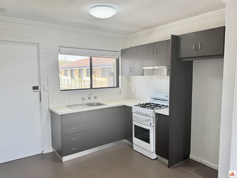 8/30 Lorraine Place, Hamilton Hill