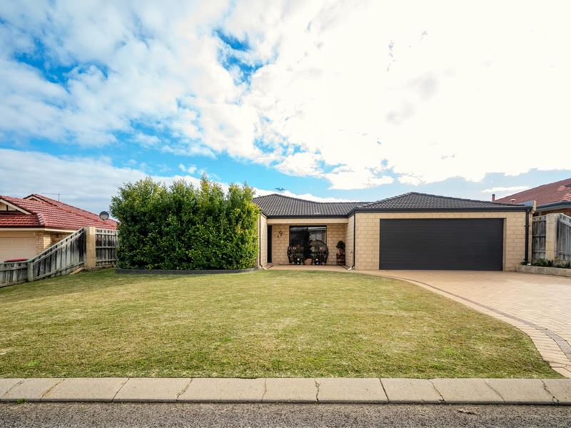 15 Ostend Parade, Mindarie WA 6030