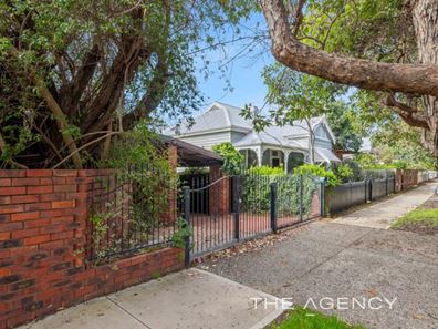 2 Hopetoun Terrace, Shenton Park WA 6008