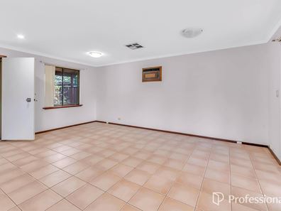 18 Beenan Close, Karawara WA 6152