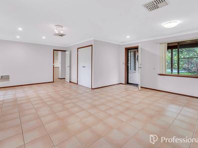 18 Beenan Close, Karawara WA 6152