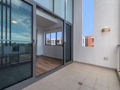 69/16 Midgegooroo Avenue, Cockburn Central WA 6164