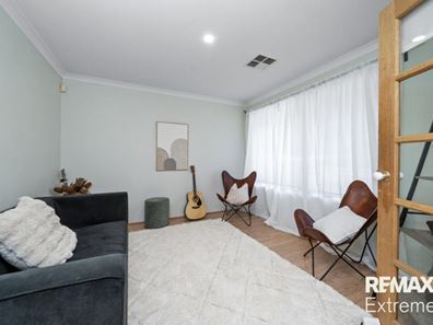 8 St Stephens Crescent, Tapping WA 6065