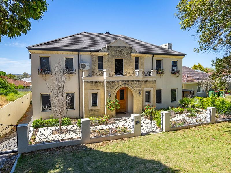 7 Davis Road, Attadale WA 6156