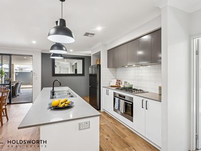 30 Wraysbury Road, Aveley WA 6069