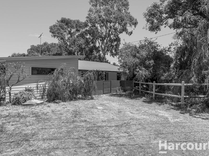4 Irving Avenue, Falcon WA 6210