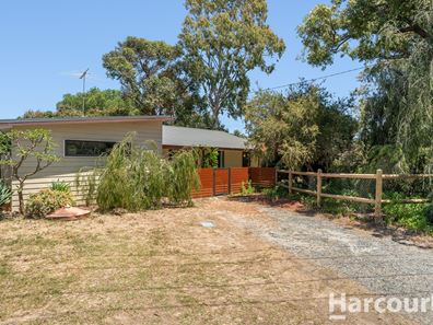 4 Irving Avenue, Falcon WA 6210
