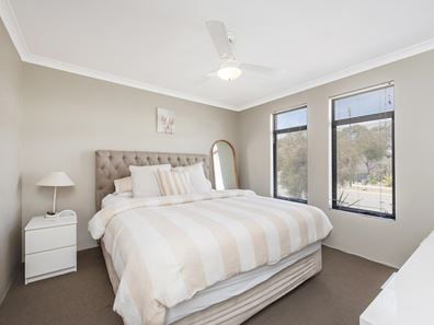35 Sorrento Turn, Secret Harbour WA 6173