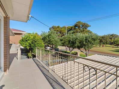 30 Pomfret Road, Spearwood WA 6163