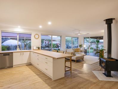 18 Amberley Loop, Dunsborough WA 6281