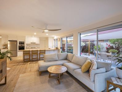 18 Amberley Loop, Dunsborough WA 6281
