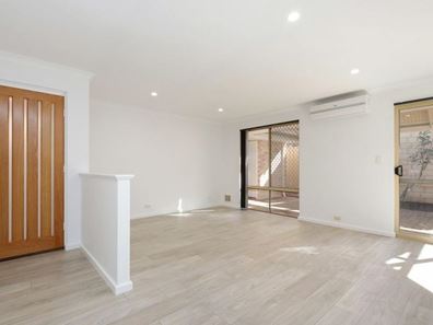 4/6 Wooramel Way, Nollamara WA 6061