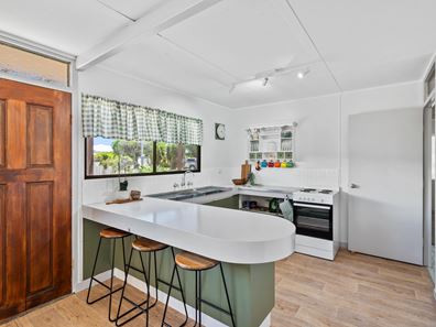 51 Dorothy Avenue, Falcon WA 6210