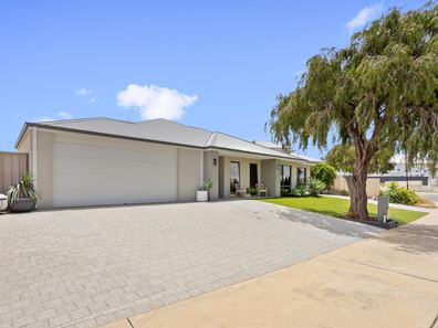 3 Caspian Drive, Wannanup WA 6210