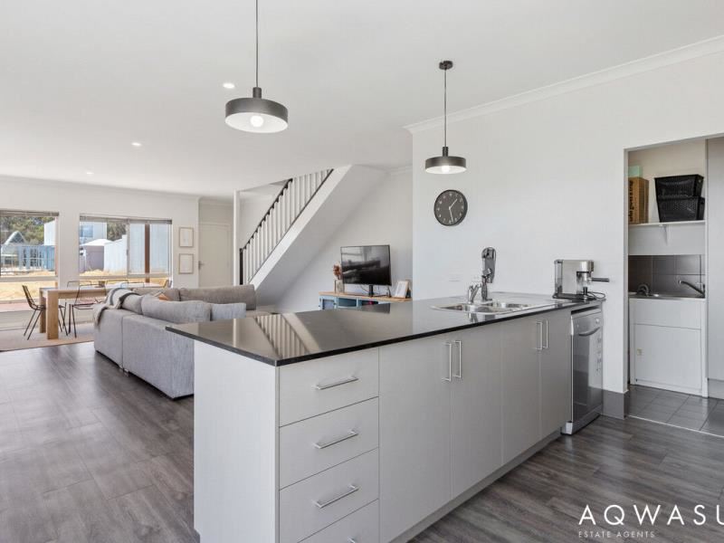 41/15 Kardan Loop, Falcon WA 6210