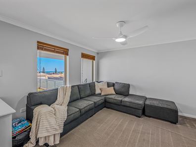 5 Seaview Boulevard, Wandina WA 6530