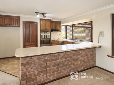 94 Victoria Parade, Augusta WA 6290