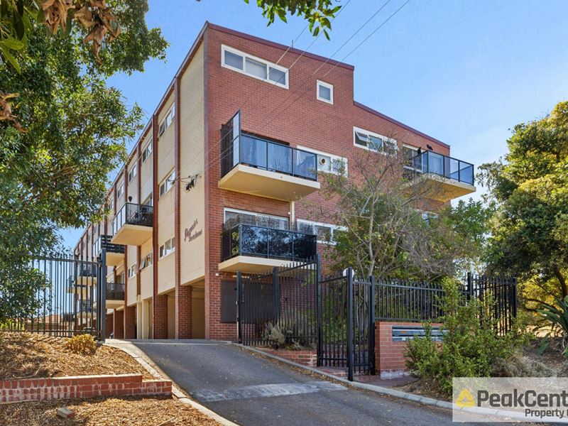 2/37 Paulik Way, Hamilton Hill WA 6163
