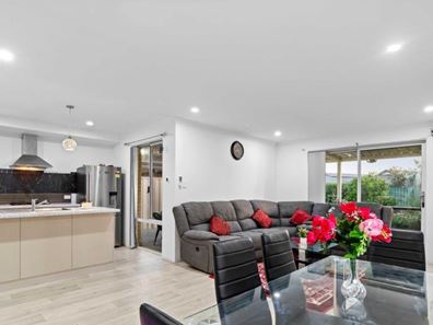51 Minnie Grove, Hilbert WA 6112