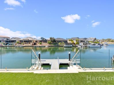 15 Leisure Way, Halls Head WA 6210