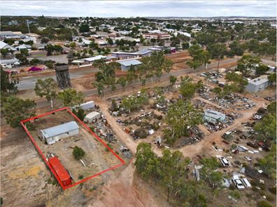 32 Commercial Road, Wongan Hills WA 6603