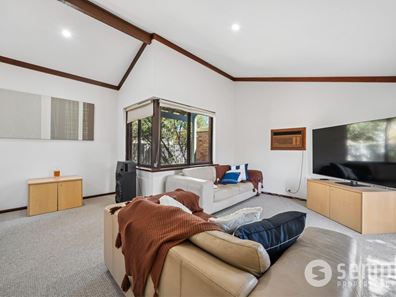 8 Gama Court, Parkwood WA 6147