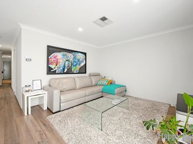 78 Doryanthes Avenue, Piara Waters WA 6112
