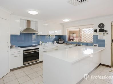 11 Axford Road, Alexander Heights WA 6064