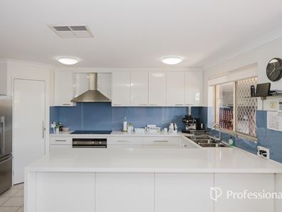 11 Axford Road, Alexander Heights WA 6064
