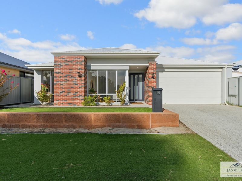 19 Winmalee Crescent, Caversham WA 6055