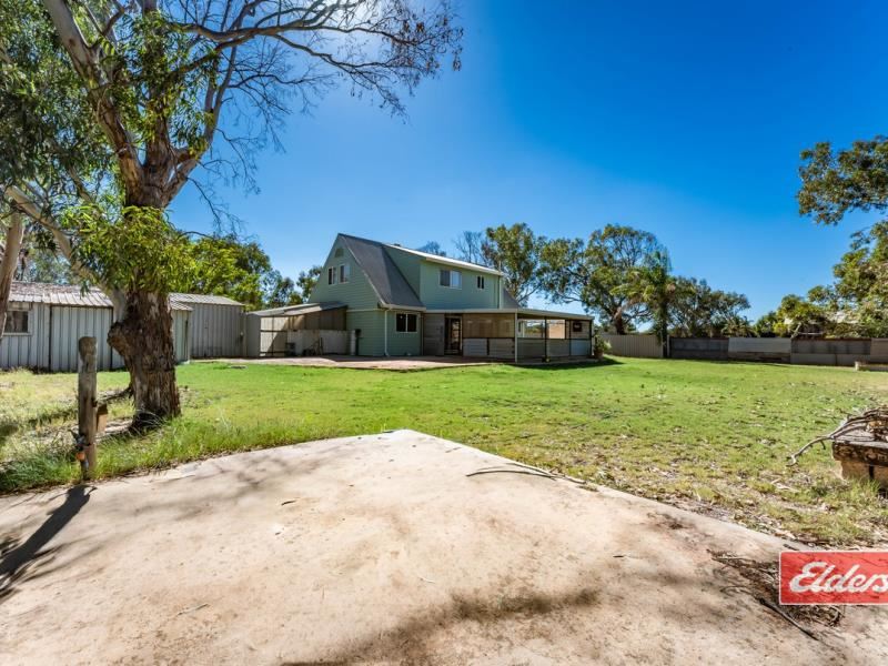 2 Leicester Close, Deepdale WA 6532