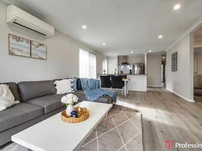 15 Kerang Way, Ellenbrook WA 6069