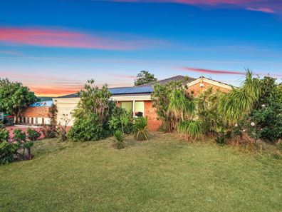 14 Beadon Close, Ballajura WA 6066
