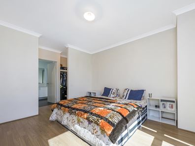 27 Cadaga Way, Piara Waters WA 6112