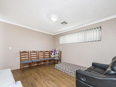 27 Cadaga Way, Piara Waters WA 6112